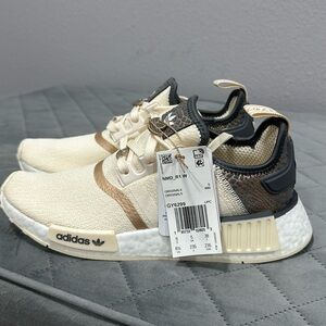 Women Adidas Sneakers NMD R1 W